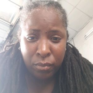 Meet your Posher, Dewanna